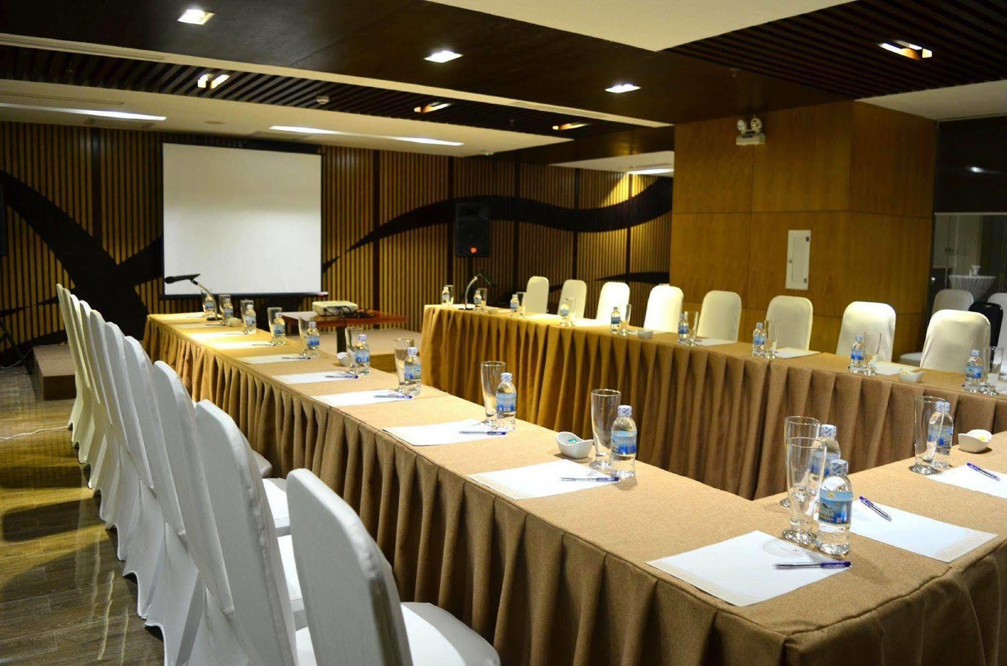 King Town Grand Hotel & Wedding Center Να Τρανγκ Εξωτερικό φωτογραφία